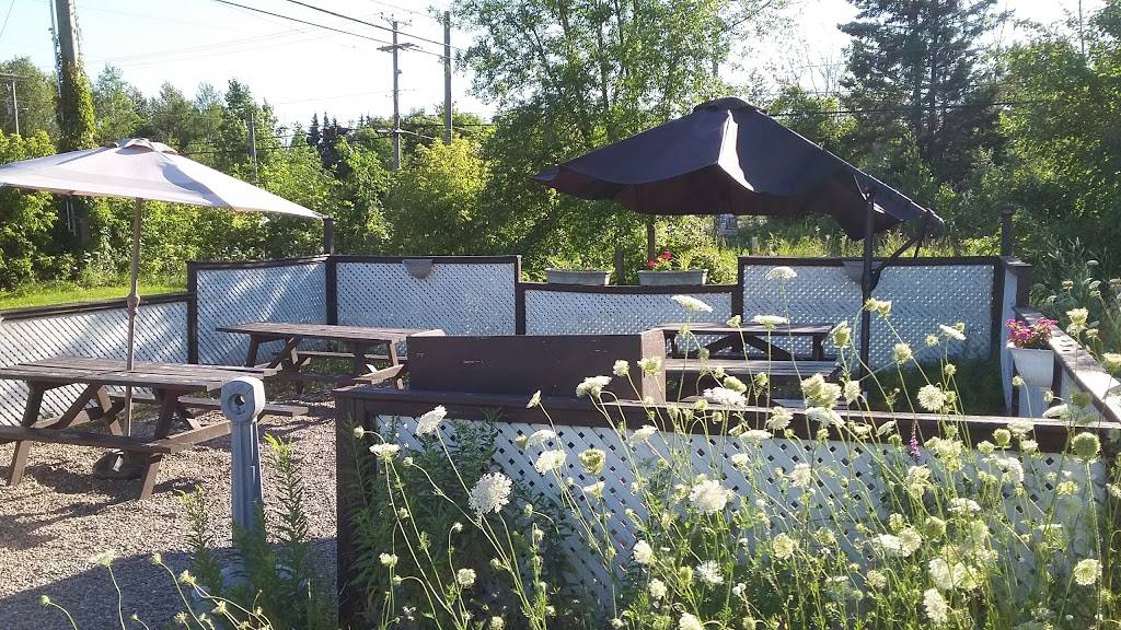 Frites Aloha | restaurant | 1620 Chemin Pink, Gatineau, QC J9J 3N6, Canada | 8197901099 OR +1 819-790-1099