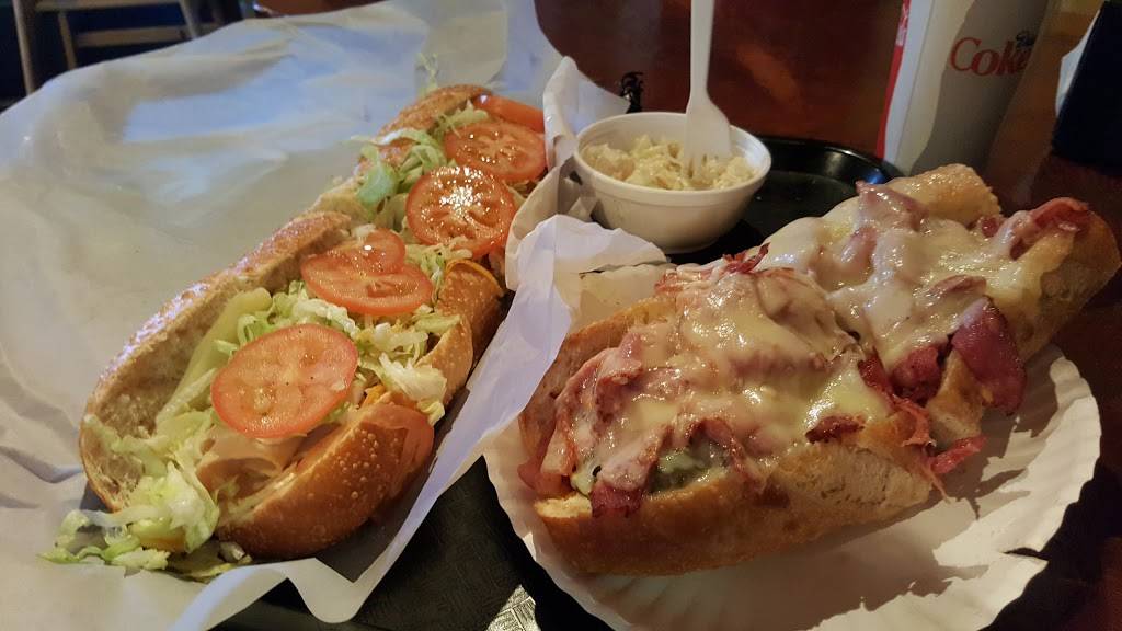 Rockys Roadhouse | restaurant | 32150 Hilltop Blvd, Running Springs, CA 92382, USA | 9099390501 OR +1 909-939-0501