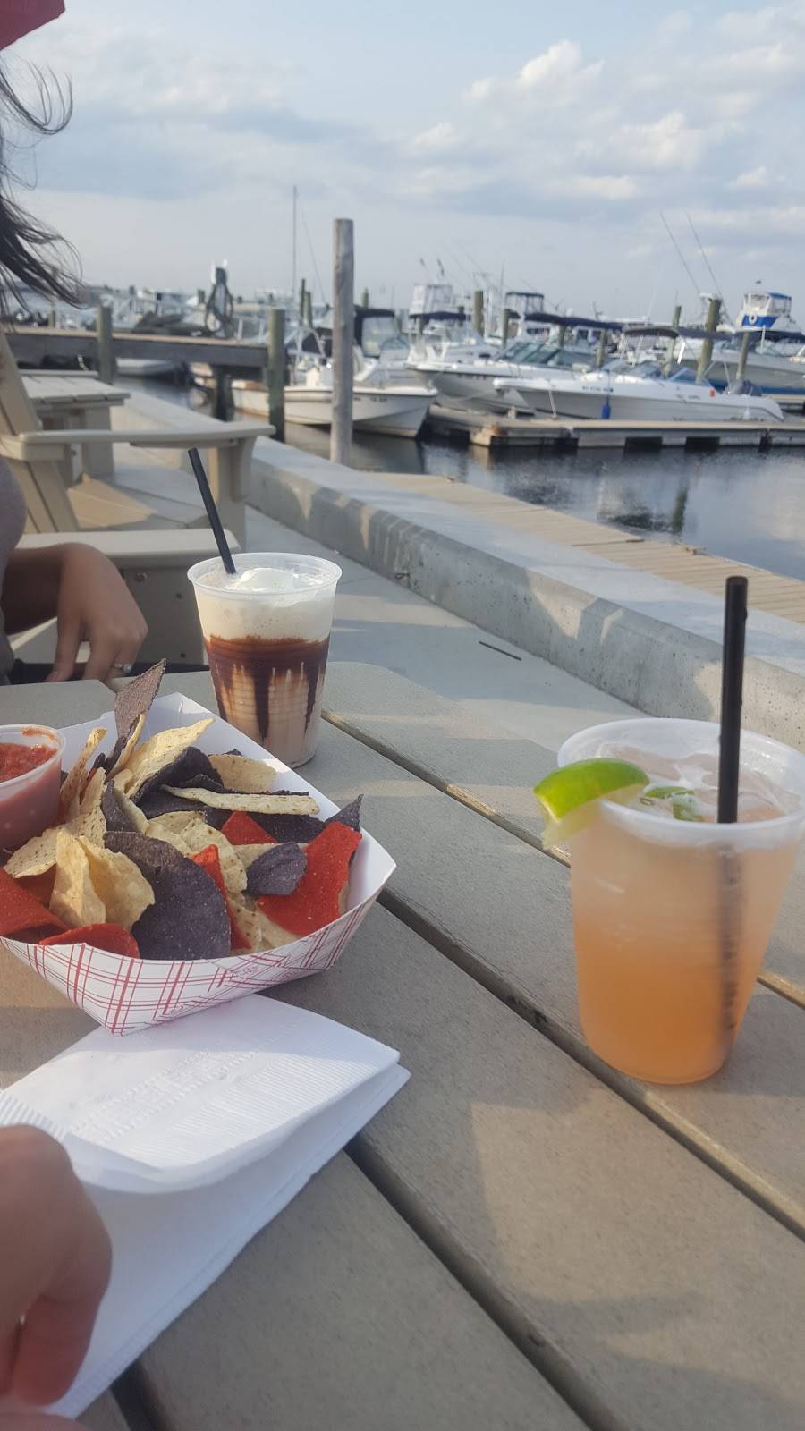 Off the Hook Bar & Grill | restaurant | 56 Goulart Memorial Dr, Fairhaven, MA 02719, USA | 5089930021 OR +1 508-993-0021