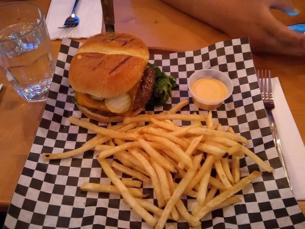 Uptown Burger | restaurant | 724 Main St, Pleasanton, CA 94566, USA | 9256009136 OR +1 925-600-9136