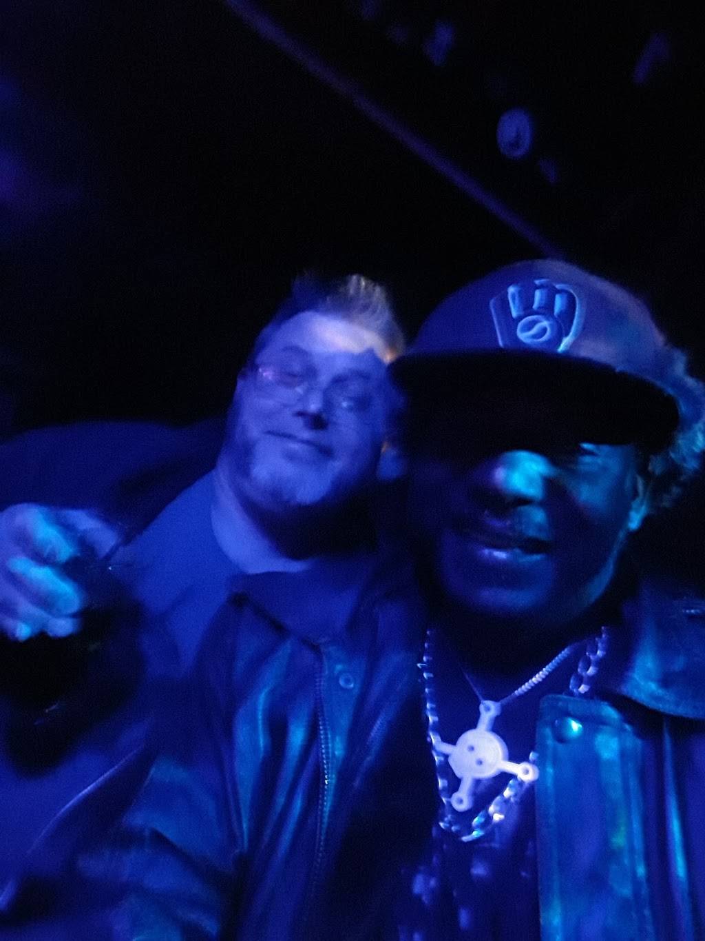 Quarters | restaurant | 900 E Center St, Milwaukee, WI 53212, USA | 4142634140 OR +1 414-263-4140