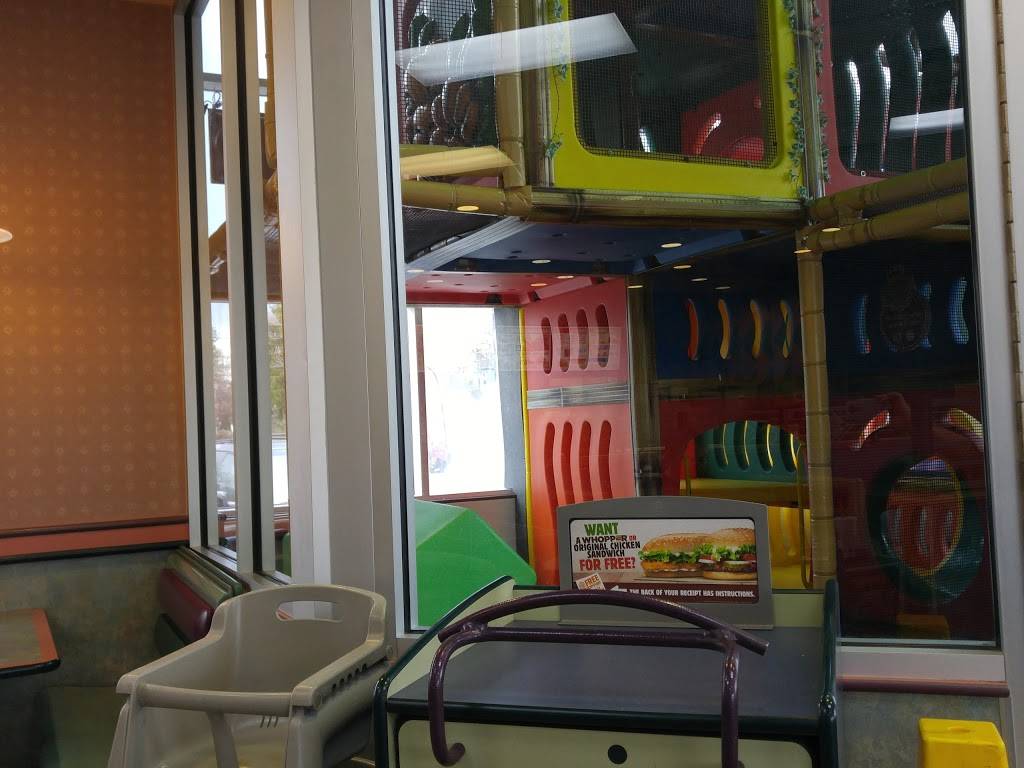 Burger King | restaurant | 3210 Dougall Ave, Windsor, ON N9E 1S6, Canada | 5199726538 OR +1 519-972-6538