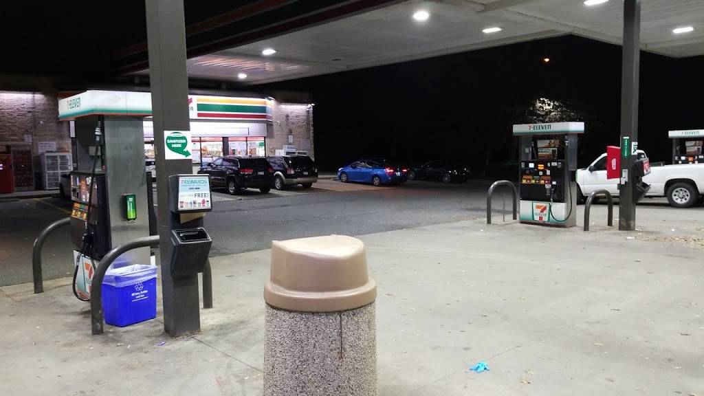 7-Eleven | bakery | 12861 Clopper Rd, Germantown, MD 20874, USA | 3019723044 OR +1 301-972-3044