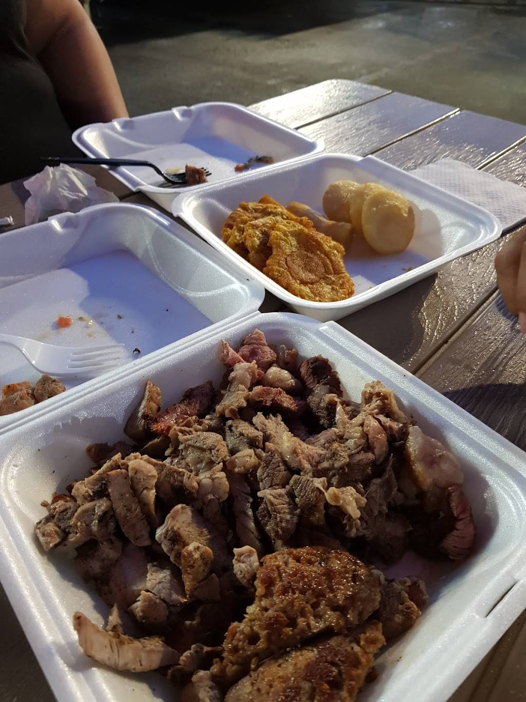 Dominican Chimi 809 | restaurant | 5805 W Irlo Bronson Memorial Hwy, Kissimmee, FL 34746, USA | 3214443116 OR +1 321-444-3116