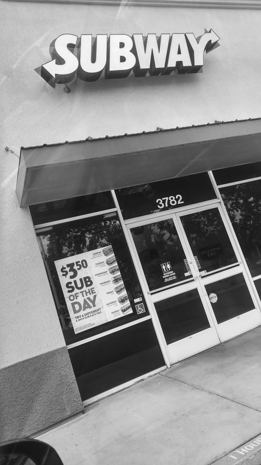 Subway | restaurant | 3782 N Blackstone Ave, Fresno, CA 93726, USA | 5592210104 OR +1 559-221-0104