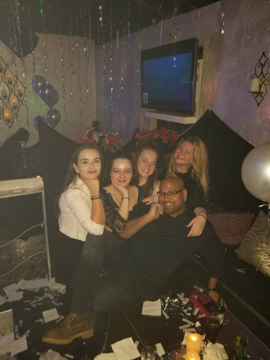 Venue 112 | restaurant | 401 N Great Neck Rd ste 113, Virginia Beach, VA 23454, USA | 7572364723 OR +1 757-236-4723