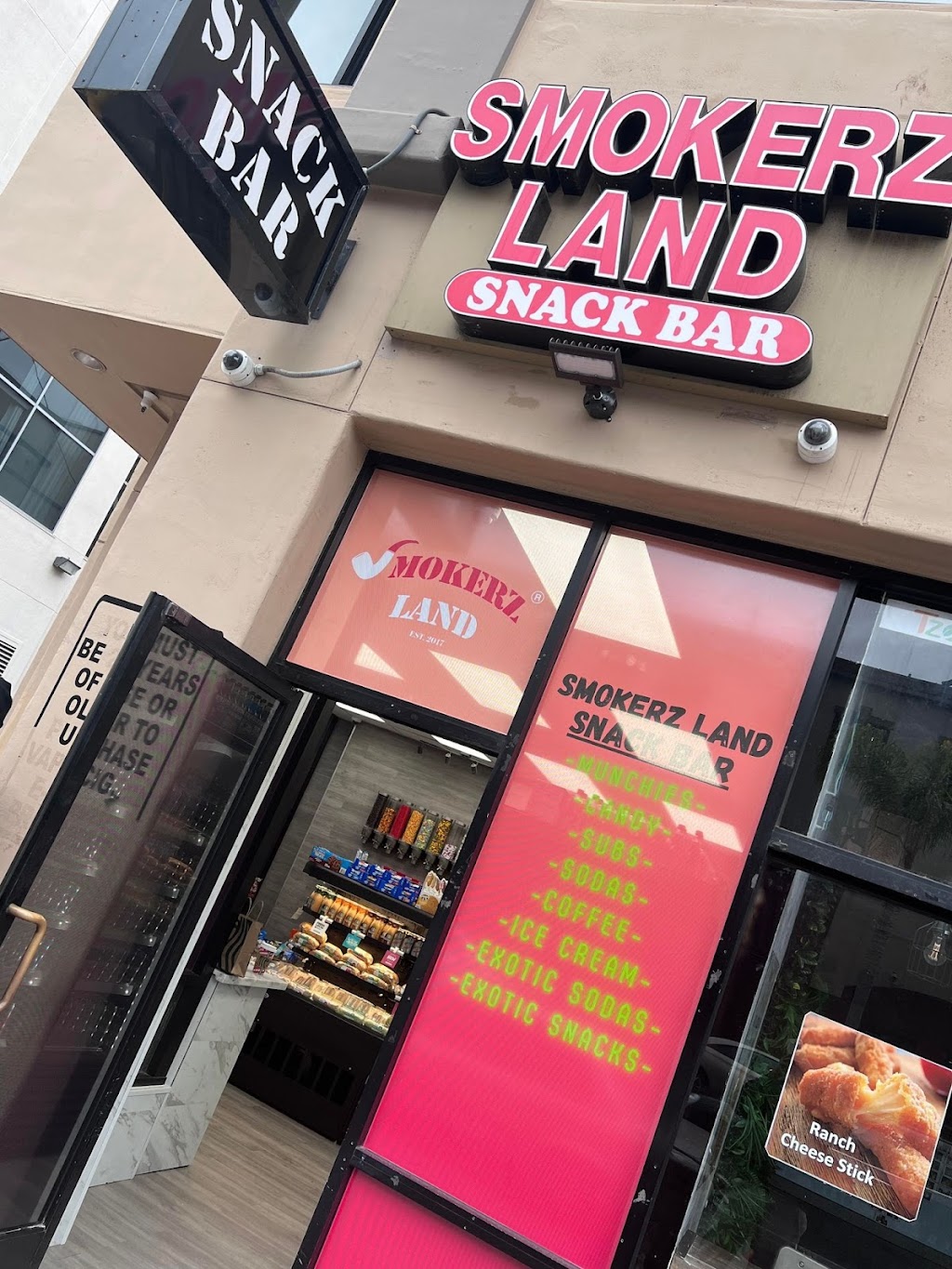 Smokerz Land Snack Bar | meal takeaway | 126 Main St SUITE 103, Huntington Beach, CA 92648, USA | 7143747515 OR +1 714-374-7515