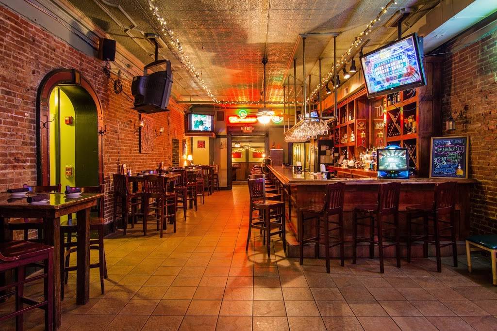 Tonys On Main Street | restaurant | 132 N Main St, St Charles, MO 63301, USA | 6369401960 OR +1 636-940-1960