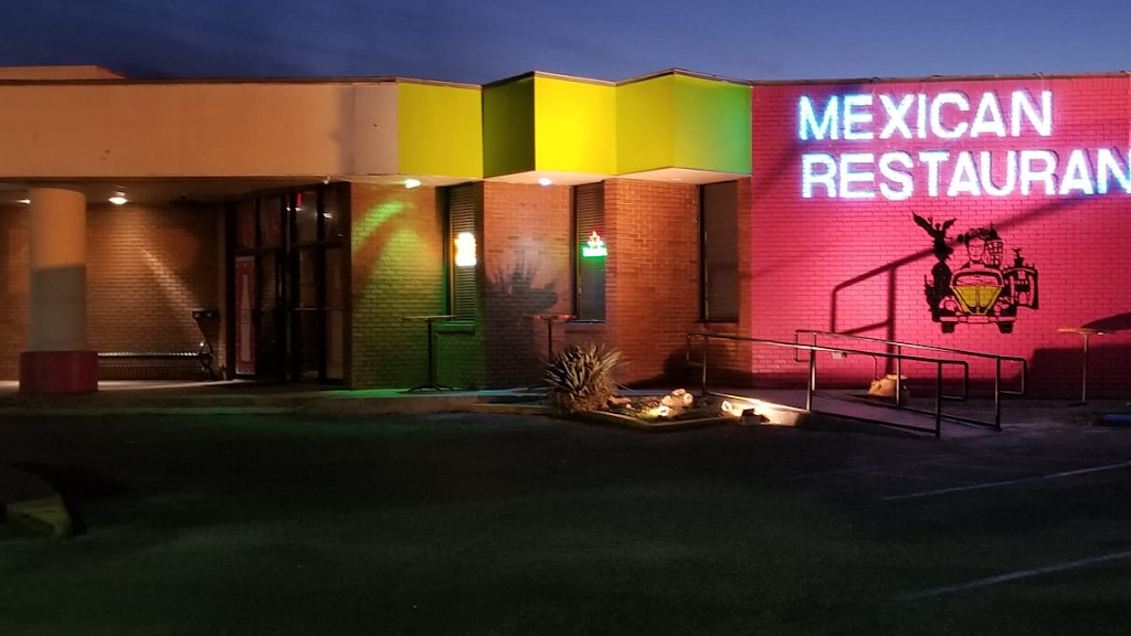 La Chilanga bar and Grill | restaurant | 3229 Williams Blvd, Kenner, LA 70065, USA | 5044702056 OR +1 504-470-2056