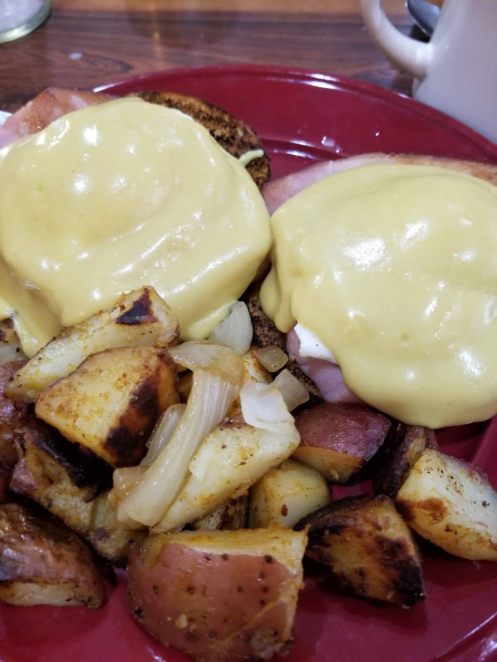 Old Village Grille | restaurant | 25 Brookfield Rd, Fiskdale, MA 01518, USA | 5083472255 OR +1 508-347-2255