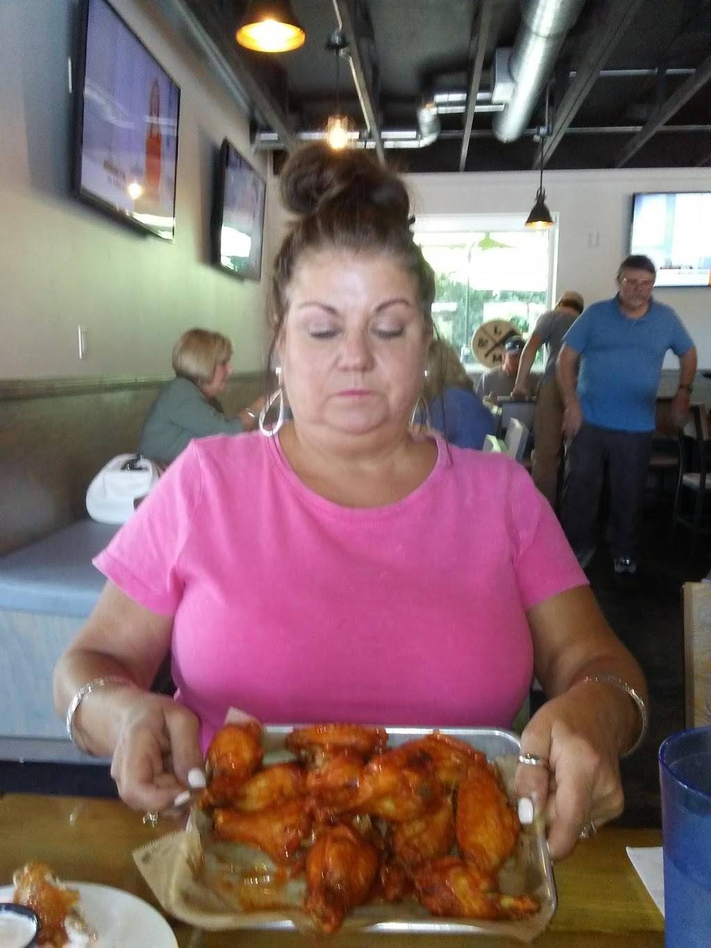 Lincoln And Main Bar Grille | restaurant | 624 N Main St, Urbana, OH 43078, USA | 9375084175 OR +1 937-508-4175