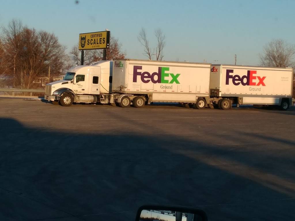 Pilot Travel Center | restaurant | 1701 W Ashley Rd, Boonville, MO 65233, USA | 6608829120 OR +1 660-882-9120