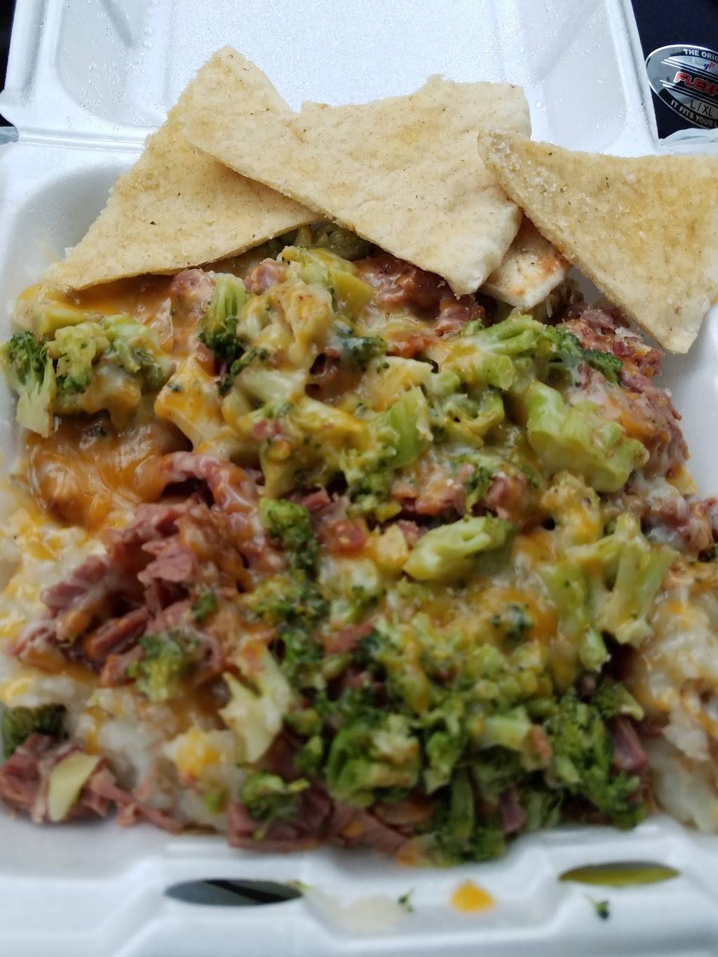 Spud Headz | restaurant | 5011 East 8 Mile Road, Warren, MI 48091, USA | 5867587783 OR +1 586-758-7783