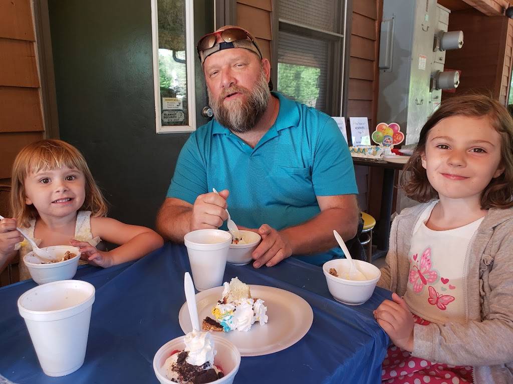 Sundae Fundays | restaurant | 25145 Royalton Rd, Columbia Station, OH 44028, USA | 4402363663 OR +1 440-236-3663