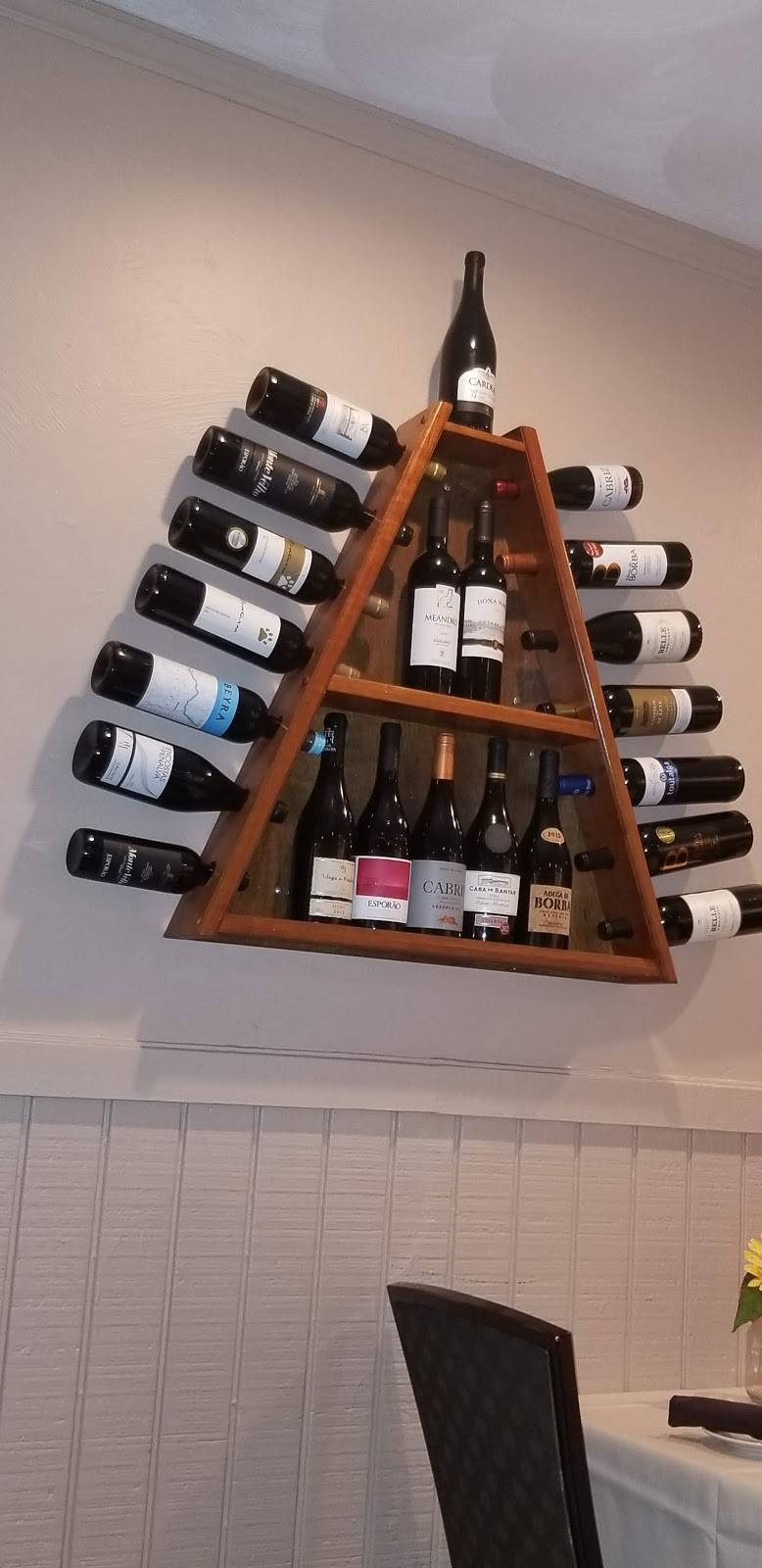 Campinos Portuguese Restaurant | restaurant | 218 Warren Ave, East Providence, RI 02914, USA | 4014386800 OR +1 401-438-6800