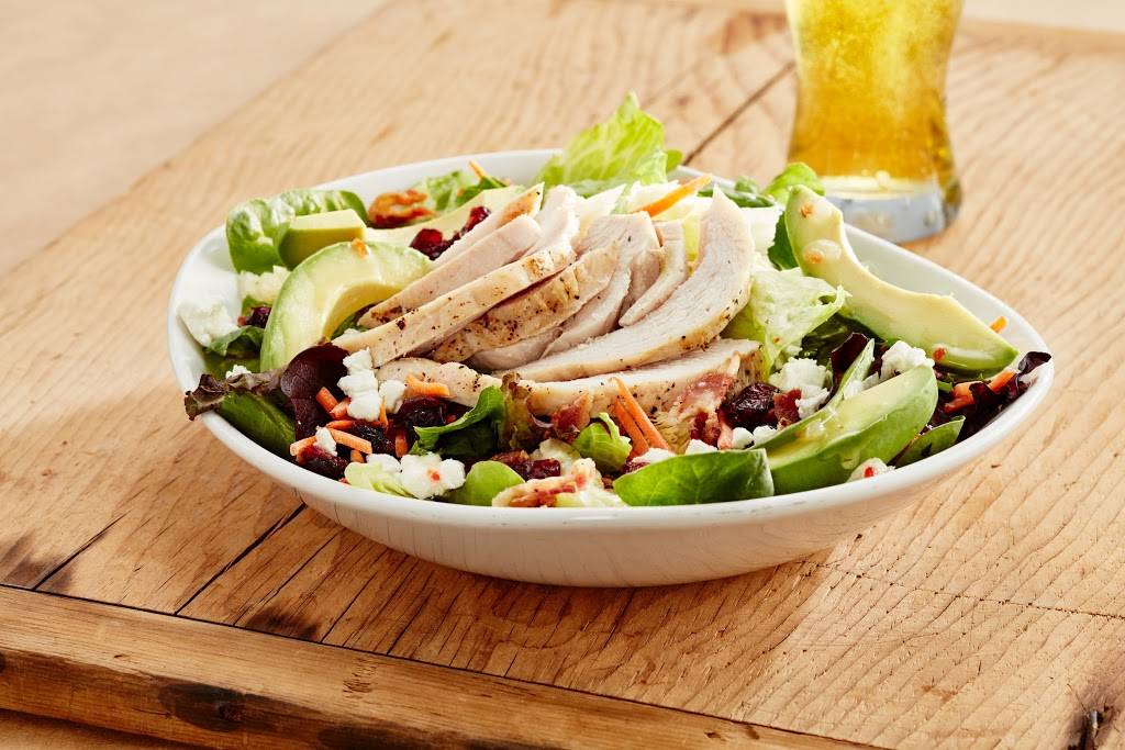 St. Louis Bar & Grill | restaurant | 1200 15, Kingston, ON K7L 0C4, Canada | 6135491110 OR +1 613-549-1110