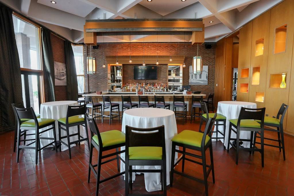 Windsor Club | restaurant | 2072 Riverside Dr E, Windsor, ON N8Y 4S5, Canada | 5192581465 OR +1 519-258-1465