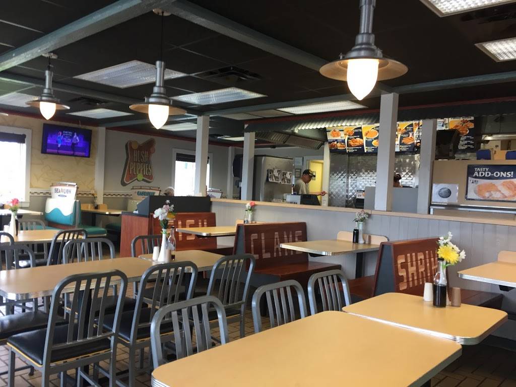 Long John Silvers | restaurant | 148 E Dayton Yellow Springs Rd, Fairborn, OH 45324, USA | 9378785134 OR +1 937-878-5134