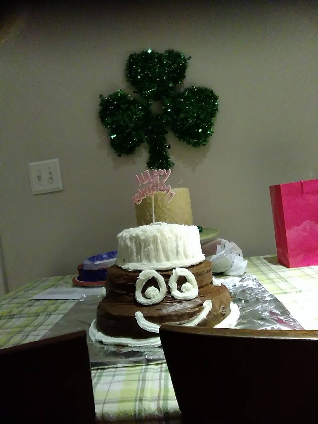 Chubbys Fox Chase Deli | meal takeaway | 537 Hoffnagle St, Philadelphia, PA 19111, USA | 2157423611 OR +1 215-742-3611