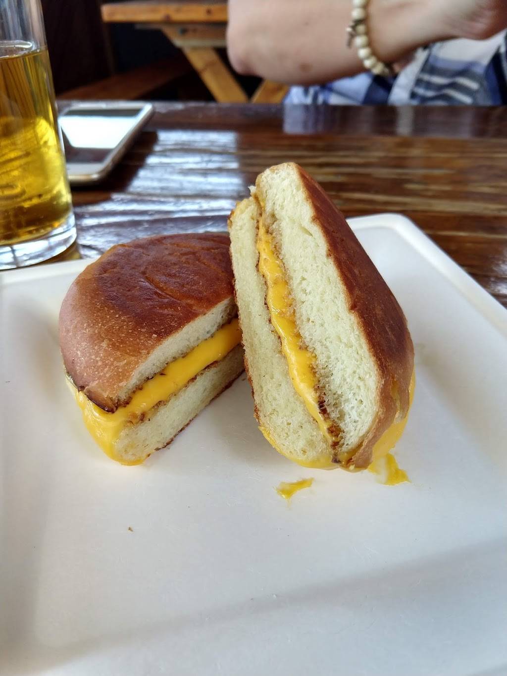 Lincolns Beard Brewing Co. | night club | 7360 SW 41st St, Miami, FL 33155, USA | 3059127390 OR +1 305-912-7390