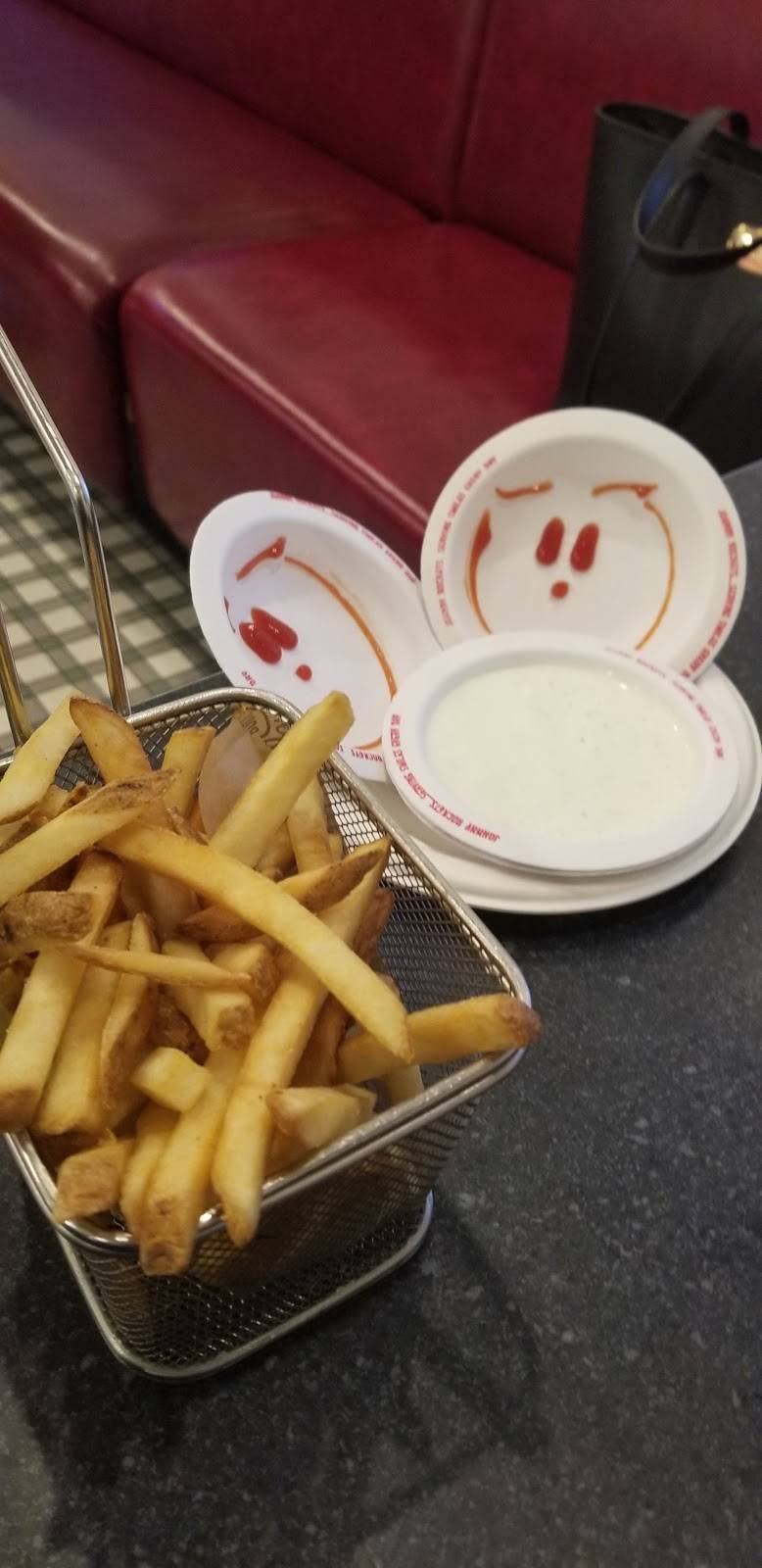 Johnny Rockets | restaurant | 1000 Chapel View Blvd #100, Cranston, RI 02920, USA | 4012287833 OR +1 401-228-7833