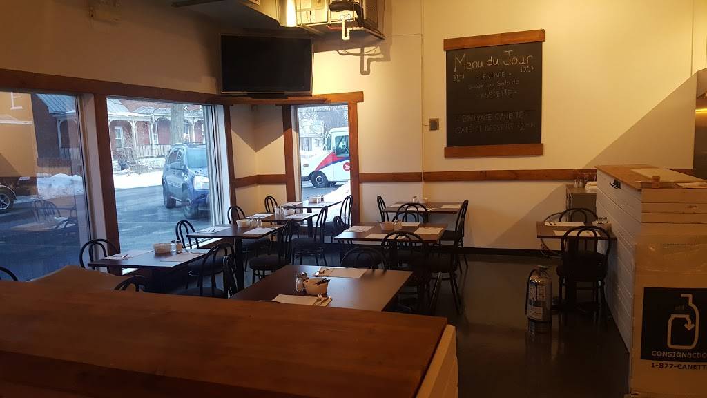 Resto Les Petits Delices | restaurant | Saint-Alexandre, QC J0J 1S0, Canada | 4384983354 OR +1 438-498-3354