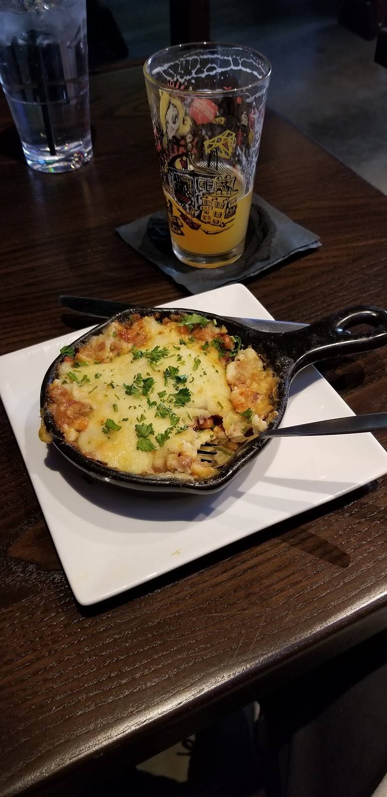 The Tavern at Lakeside | restaurant | 2600 Lakeside Pkwy #100, Flower Mound, TX 75022, USA | 4692933441 OR +1 469-293-3441