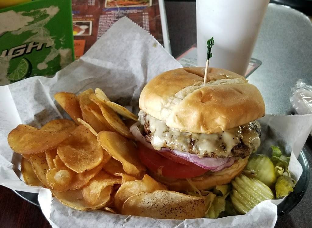 Beaver Bar Ormond Beach | restaurant | 1105 US-1, Ormond Beach, FL 32174, USA | 3866733400 OR +1 386-673-3400