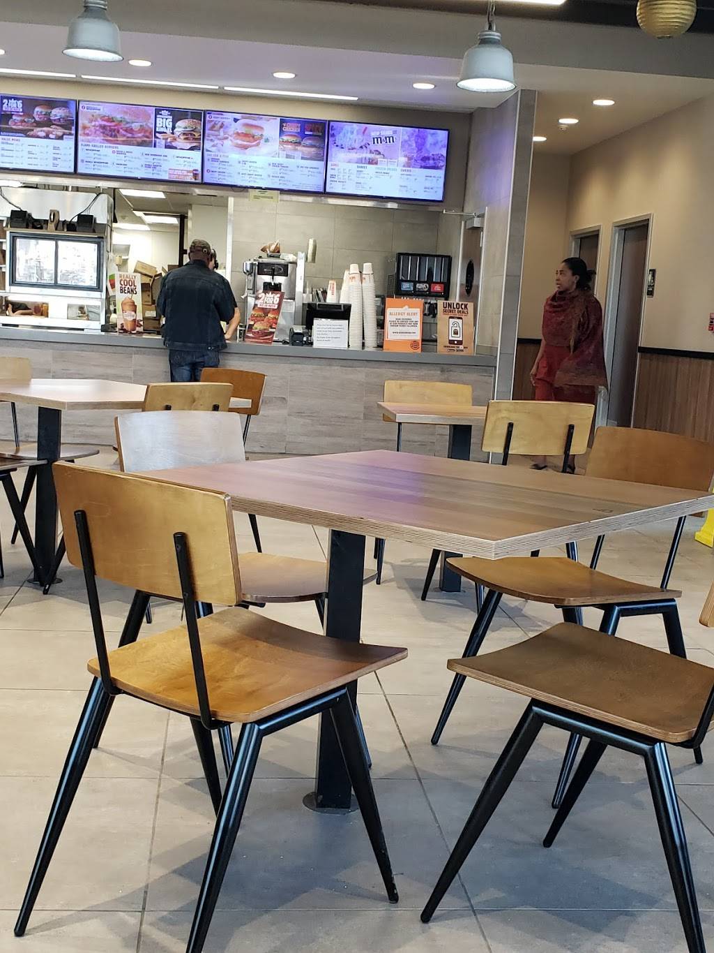 Burger King | restaurant | 291-301 Washington St, Stoughton, MA 02072, USA | 7814363669 OR +1 781-436-3669