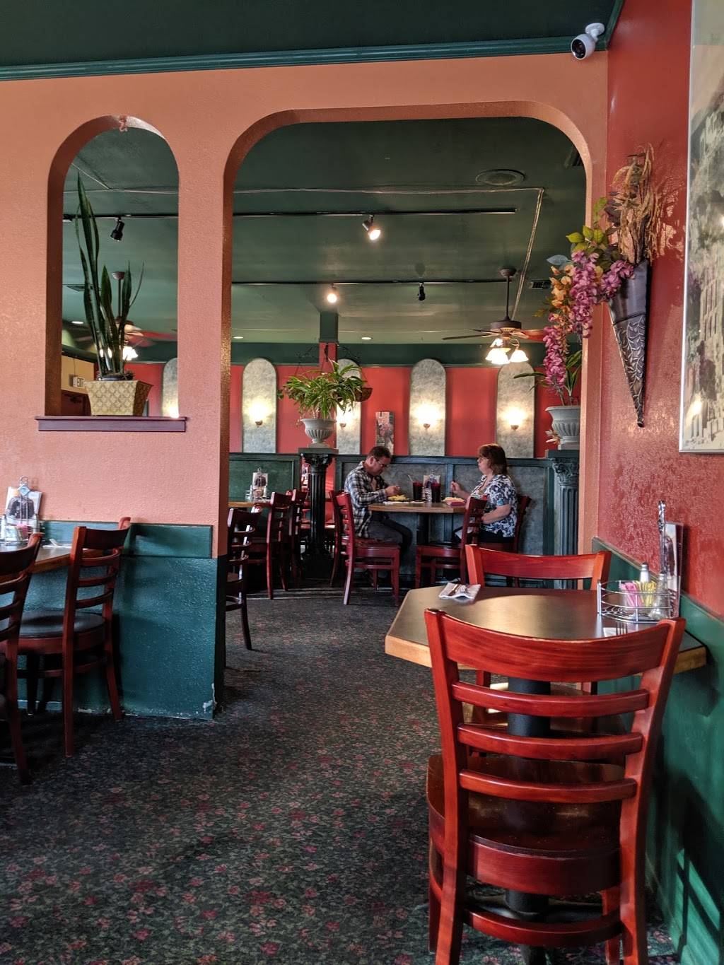 Giorgios Pizza & Spaghetti House | restaurant | 9031 Evergreen Way, Everett, WA 98204, USA | 4253471542 OR +1 425-347-1542