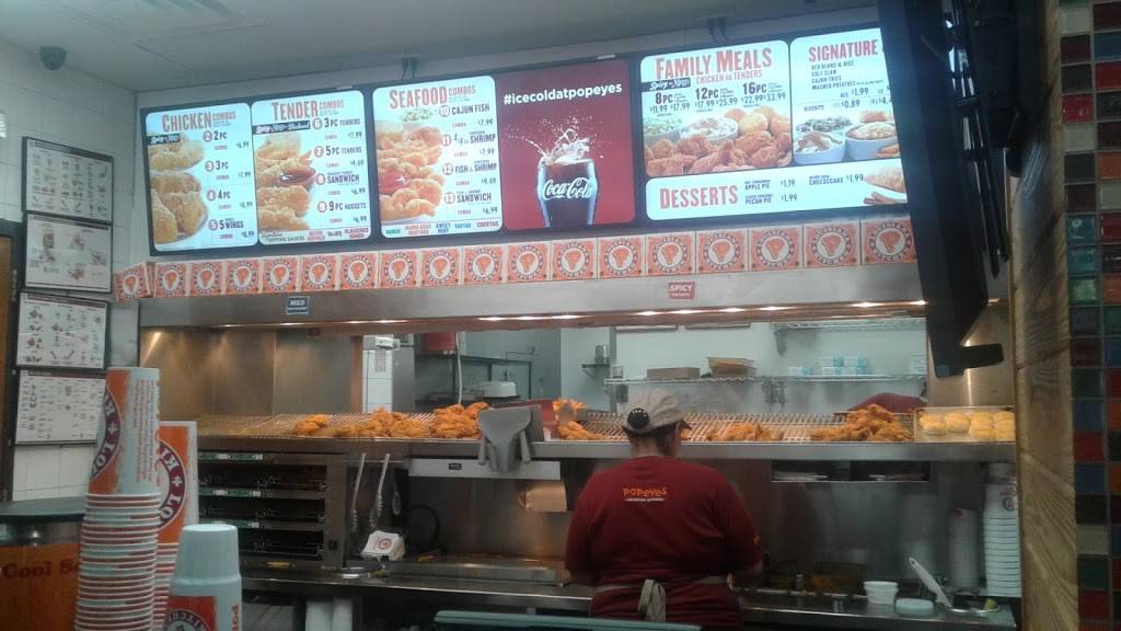 Popeyes Louisiana Kitchen | restaurant | 237 Market St, Paterson, NJ 07505, USA | 9732471918 OR +1 973-247-1918