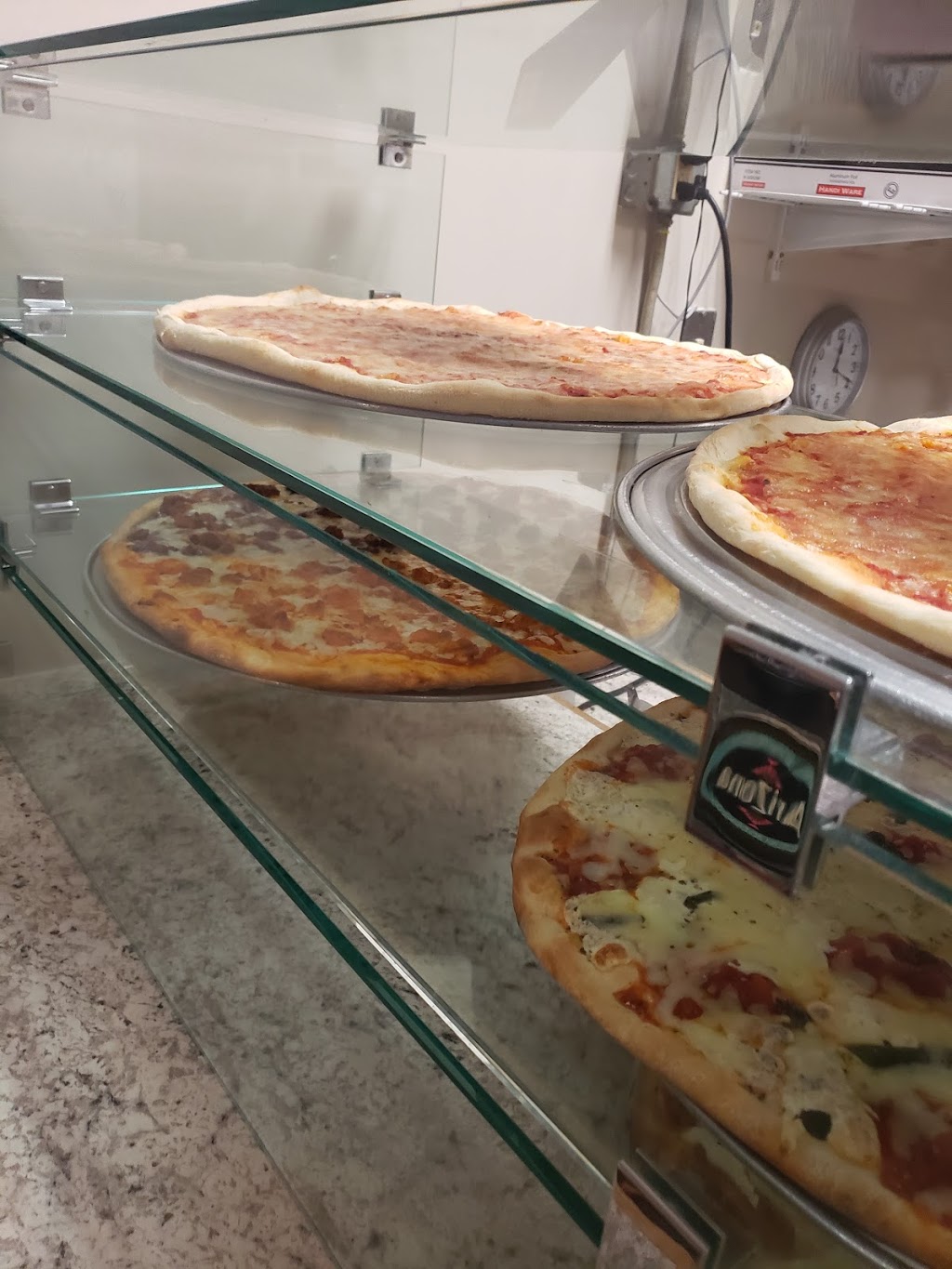 Gotta Luv It Pizzeria & Sandwich Shop | restaurant | 187 Kingston Ave, Wurtsboro, NY 12790, USA | 8458884222 OR +1 845-888-4222