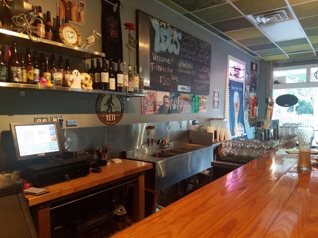 Lees Grocery | restaurant | 2210 N Central Ave, Tampa, FL 33602, USA | 8133740179 OR +1 813-374-0179