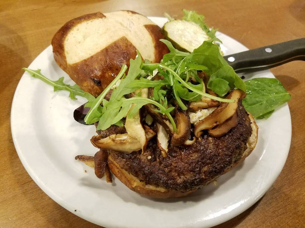 Childers Eatery - Junction City | restaurant | 5805 N Humboldt Ave #5, Peoria, IL 61614, USA | 3099664035 OR +1 309-966-4035