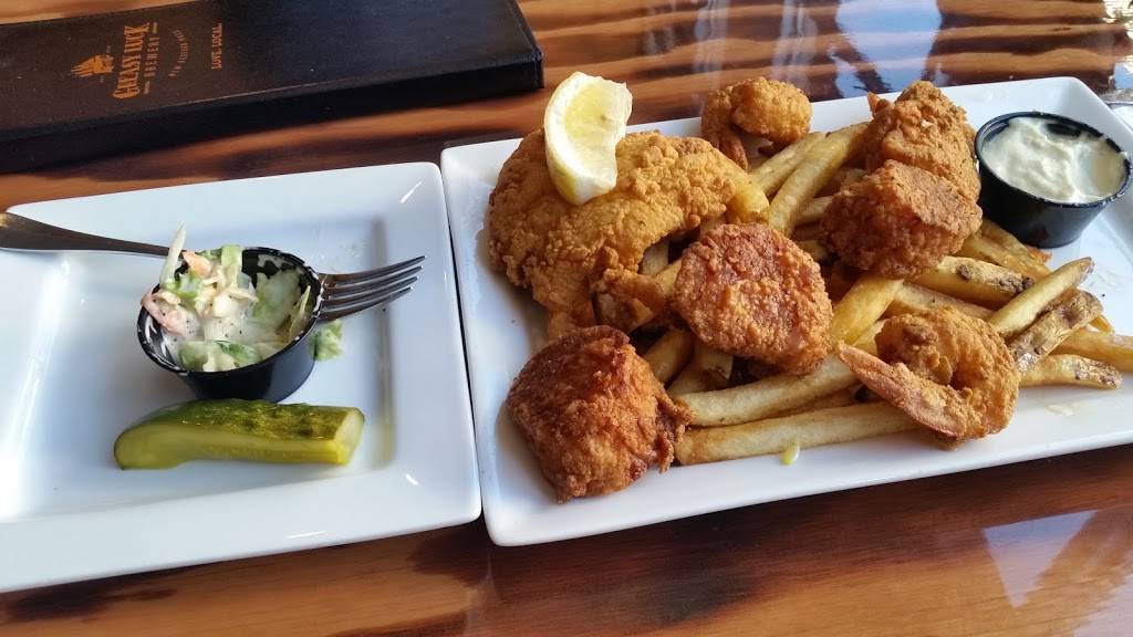 Greasy Luck Pub & Music Hall | restaurant | 791 Purchase St, New Bedford, MA 02740, USA | 7744254600 OR +1 774-425-4600