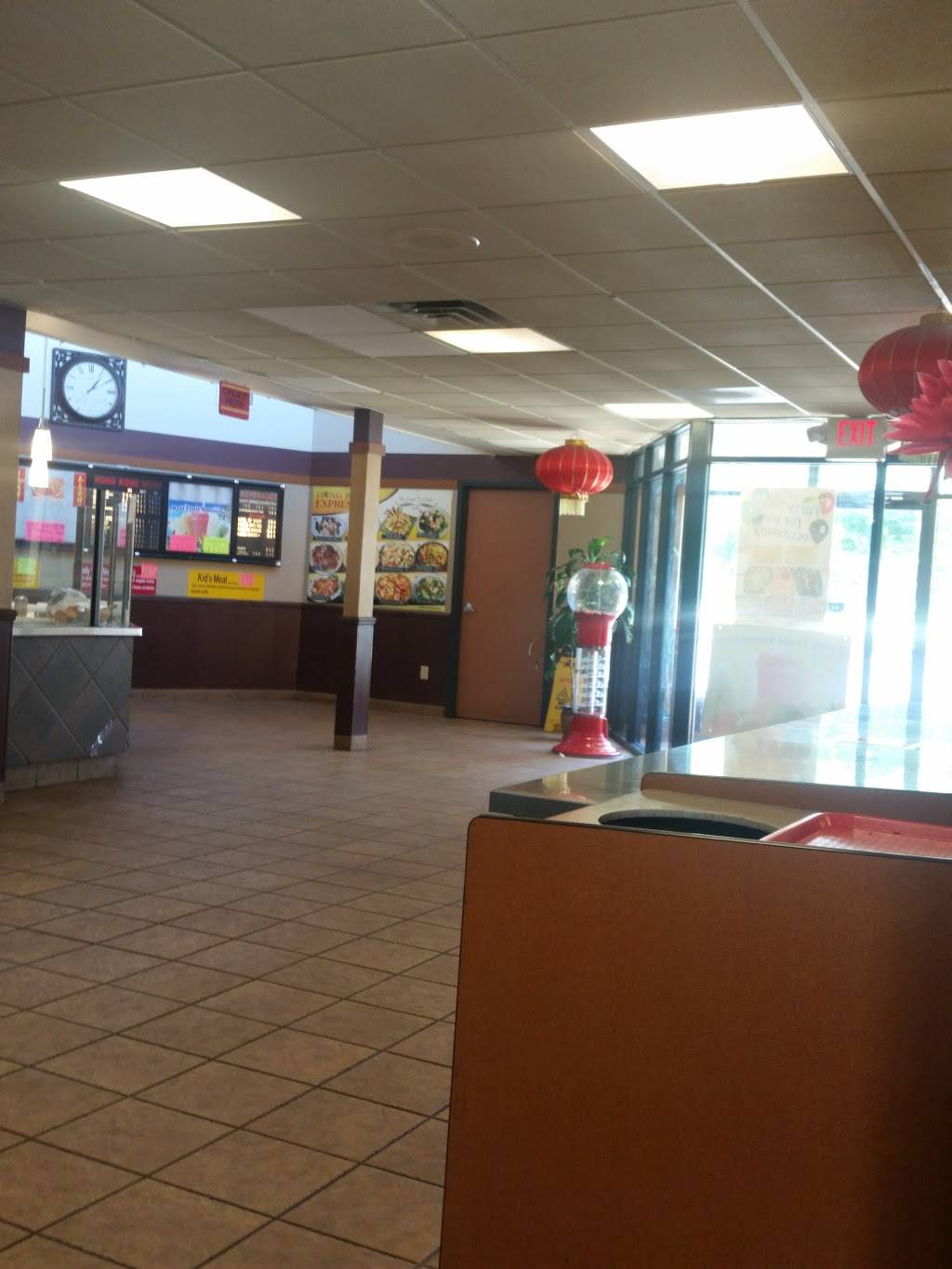 Hong Kong Express | restaurant | 2373 N Dr Martin Luther King Dr, Milwaukee, WI 53212, USA | 4142647252 OR +1 414-264-7252