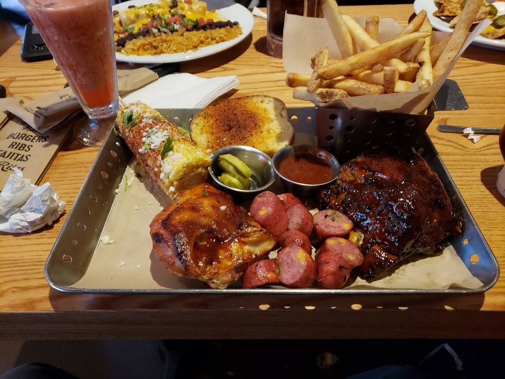 Chilis Grill & Bar | restaurant | 2024 Fayetteville Rd, Van Buren, AR 72956, USA | 4794718445 OR +1 479-471-8445