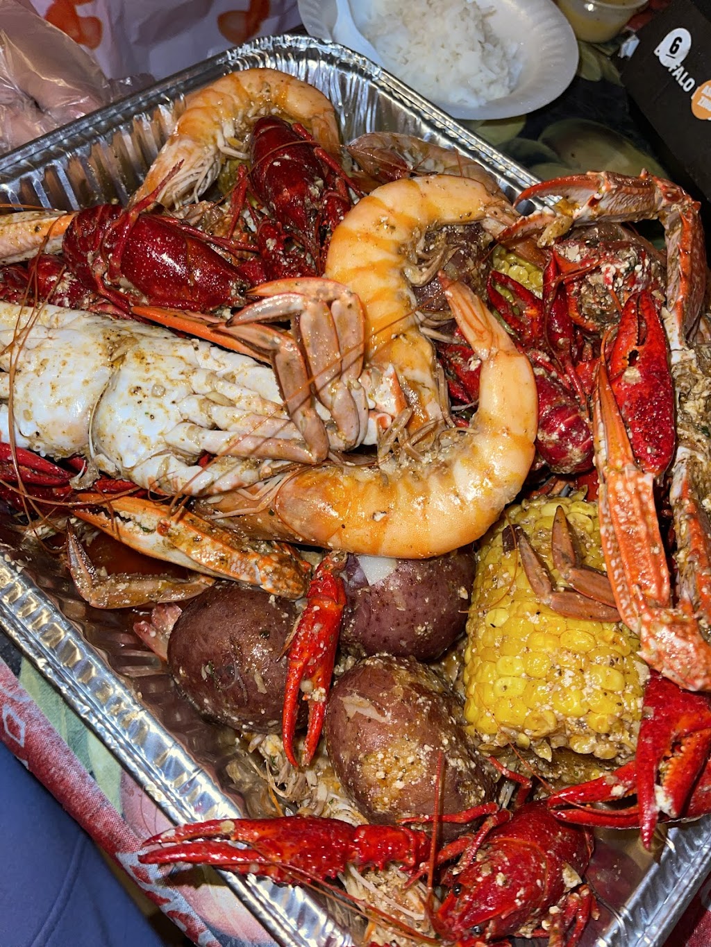 Shaking Crab | restaurant | #8, South Portland, ME 04106, USA | 2075360825 OR +1 207-536-0825