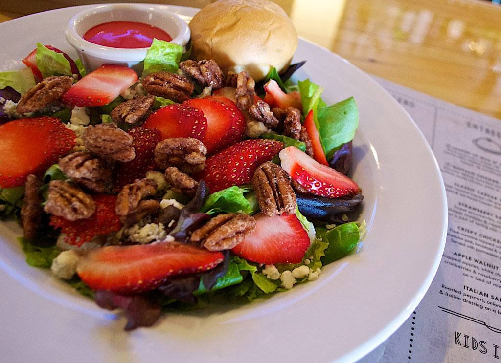 Panther Pub & Eatery | restaurant | 5651 Broad St, Greendale, WI 53129, USA | 4144235800 OR +1 414-423-5800