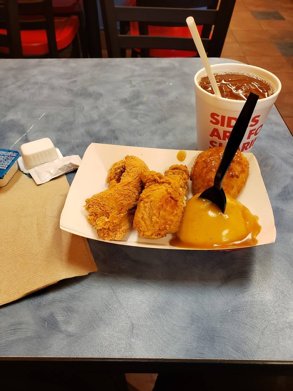 Churchs Chicken | restaurant | 6260 S 35th Ave #170, Phoenix, AZ 85040, USA | 6022325737 OR +1 602-232-5737