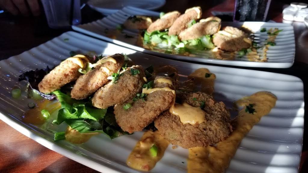 Barretts Waterfront | restaurant | 1082 Davol St, Fall River, MA 02720, USA | 7743656435 OR +1 774-365-6435