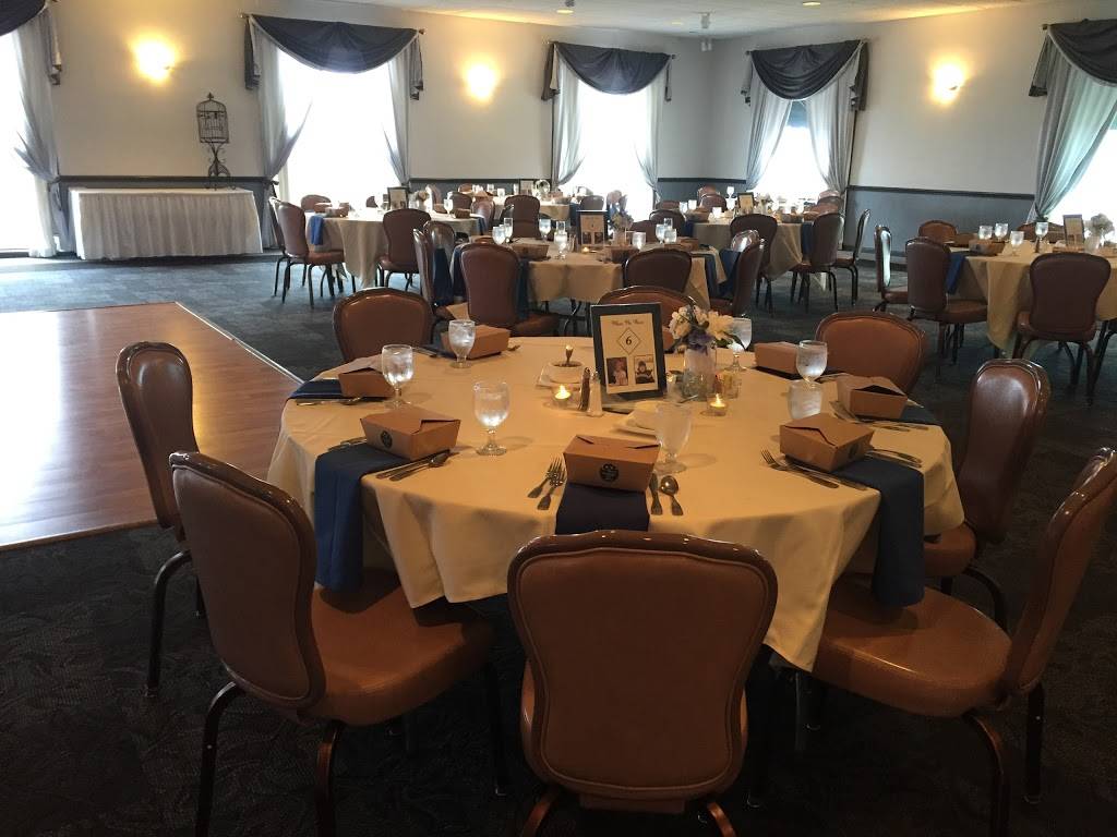 WestWood | restaurant | 825 Commonwealth Ave, West Mifflin, PA 15122, USA | 4124629555 OR +1 412-462-9555