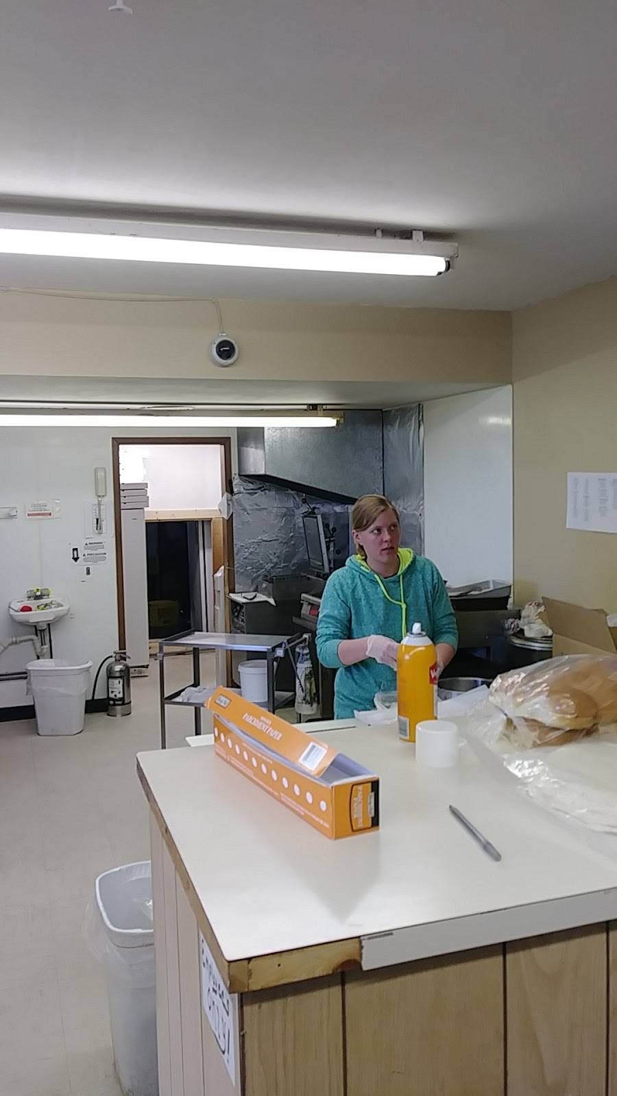 Carries Cafe | restaurant | 320 East St, Arlington, IA 50606, USA | 5636335119 OR +1 563-633-5119