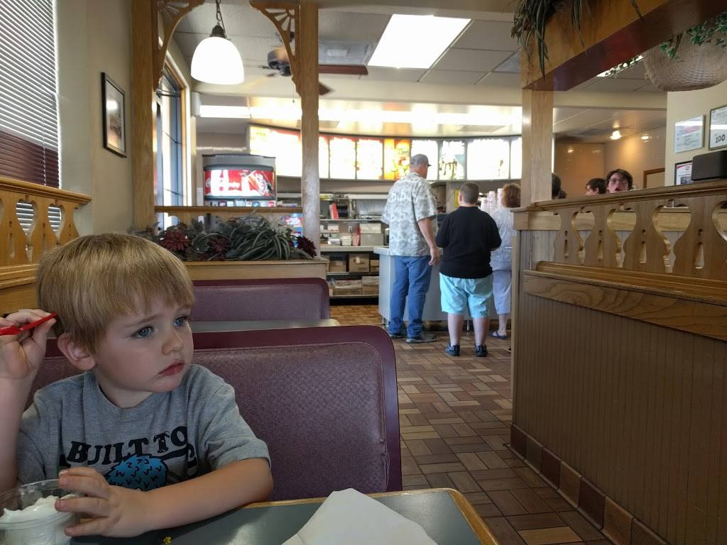 Dairy Queen Store | restaurant | 421 TX-16, Bandera, TX 78003, USA | 8307963595 OR +1 830-796-3595