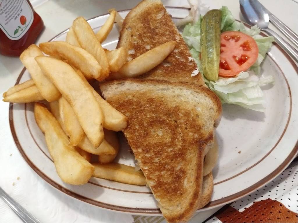 Family Restaurant | restaurant | 902 W Kimberly Rd, Davenport, IA 52806, USA | 5633861004 OR +1 563-386-1004