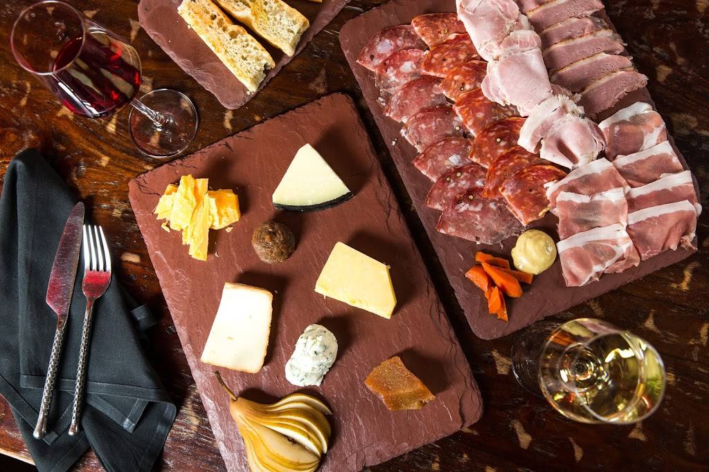 Double Helix Wine & Whiskey Lounge | restaurant | 6599 S Las Vegas Blvd #150B, Las Vegas, NV 89119, USA | 7024735415 OR +1 702-473-5415