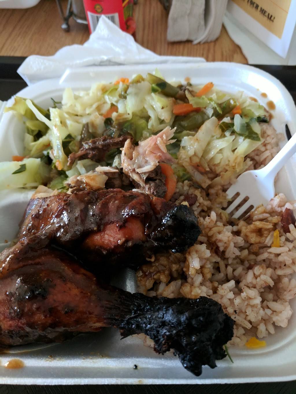 Momzs Kitchen | restaurant | 307 W Kennedy Blvd, Orlando, FL 32810, USA | 4078750200 OR +1 407-875-0200