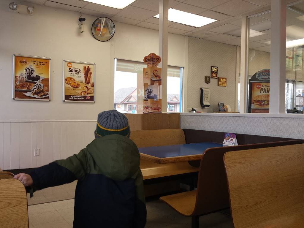Dairy Queen | restaurant | 1920 S, N Anderson St, Elwood, IN 46036, USA | 7655523422 OR +1 765-552-3422