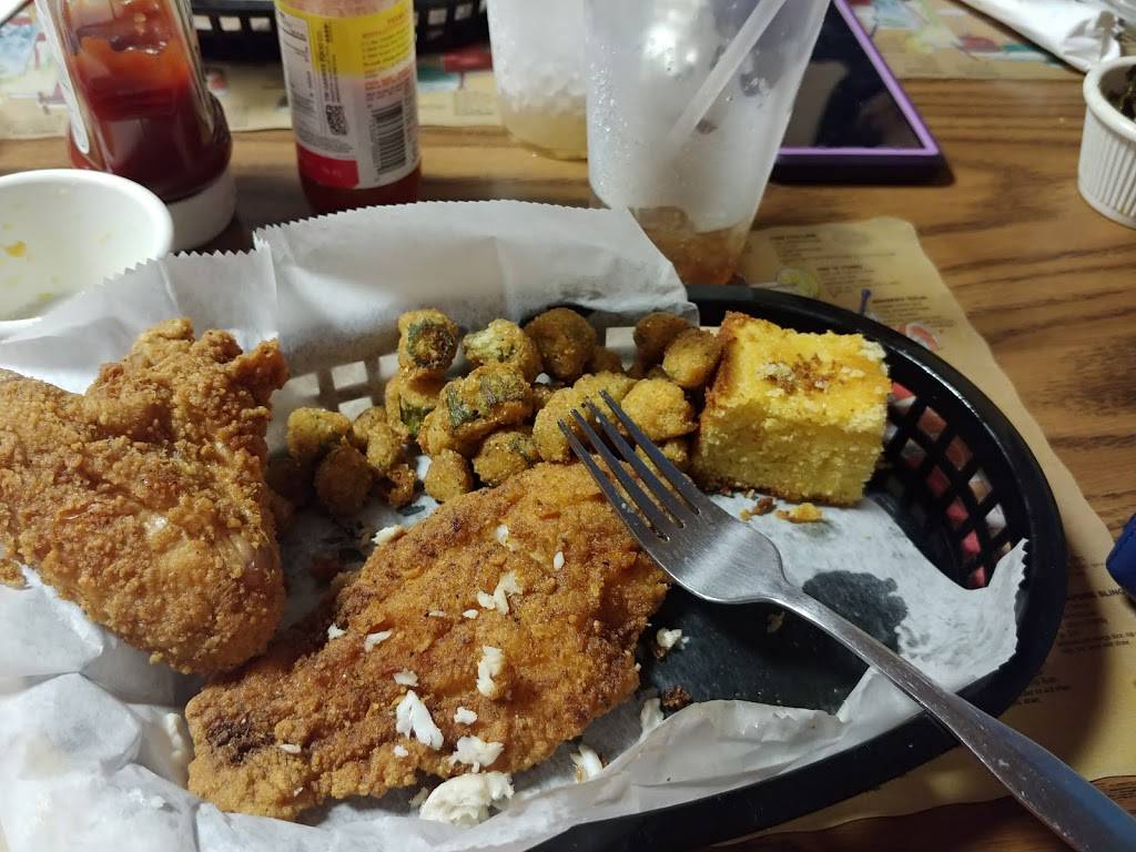 LVs Restaurant | restaurant | 1565 Briarfield Rd, Hampton, VA 23666, USA | 7578385888 OR +1 757-838-5888