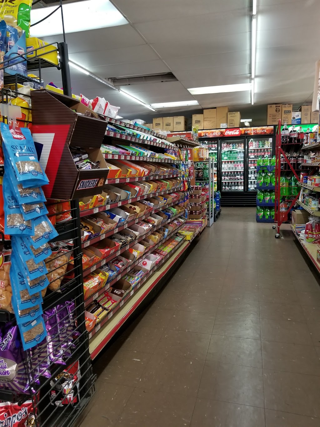 Quik Stop BBQ Market & Deli | restaurant | 267 John McGhee Blvd, Caryville, TN 37714, USA | 4234378887 OR +1 423-437-8887